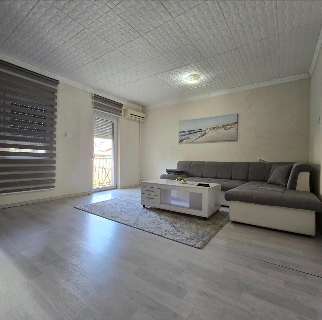 Apartment Center 23 Подгорица Екстериор снимка