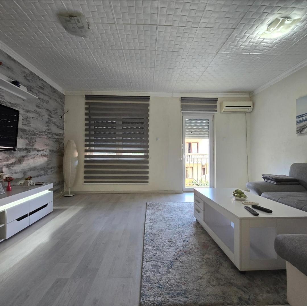 Apartment Center 23 Подгорица Екстериор снимка